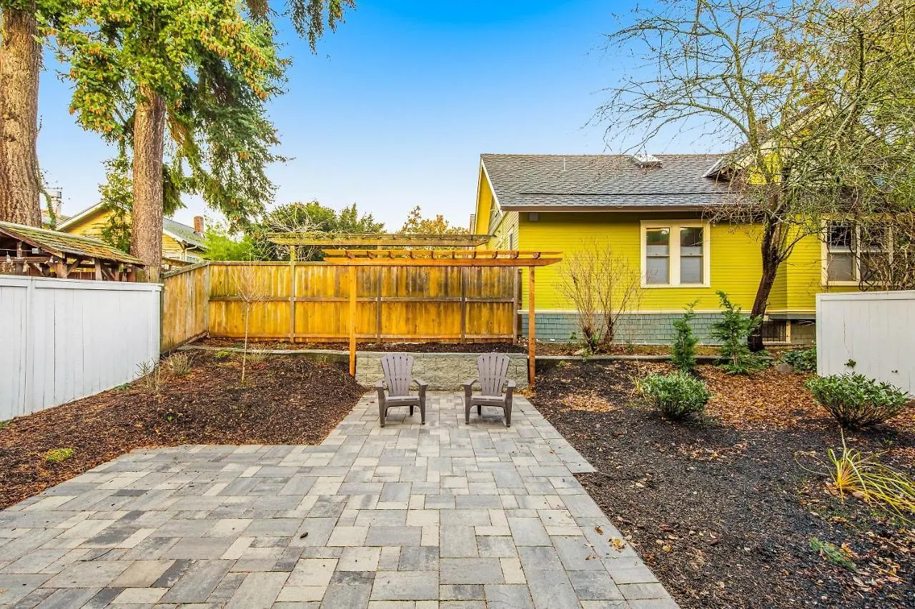 Holiday home The Colonial Villa Seattle
